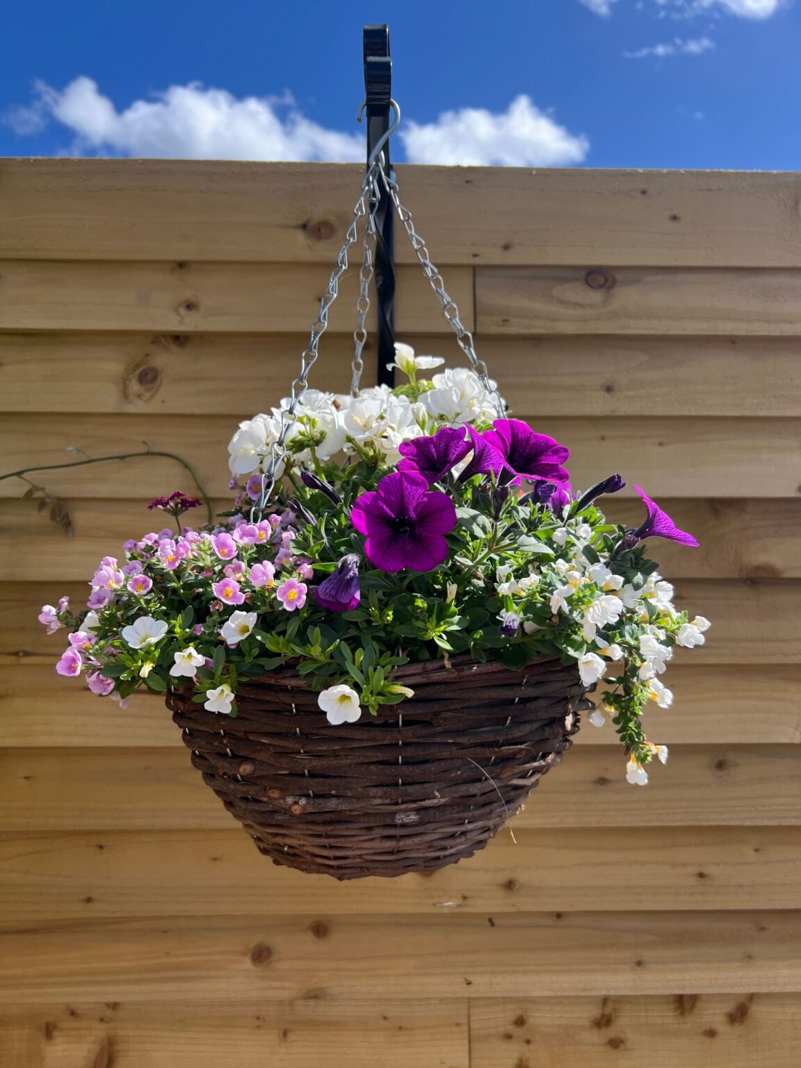 14" Round Wicker